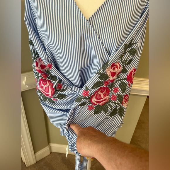 INC International Concepts New Blue and White Pinstripe wrap/tie zippered blouse - Picture 3 of 10